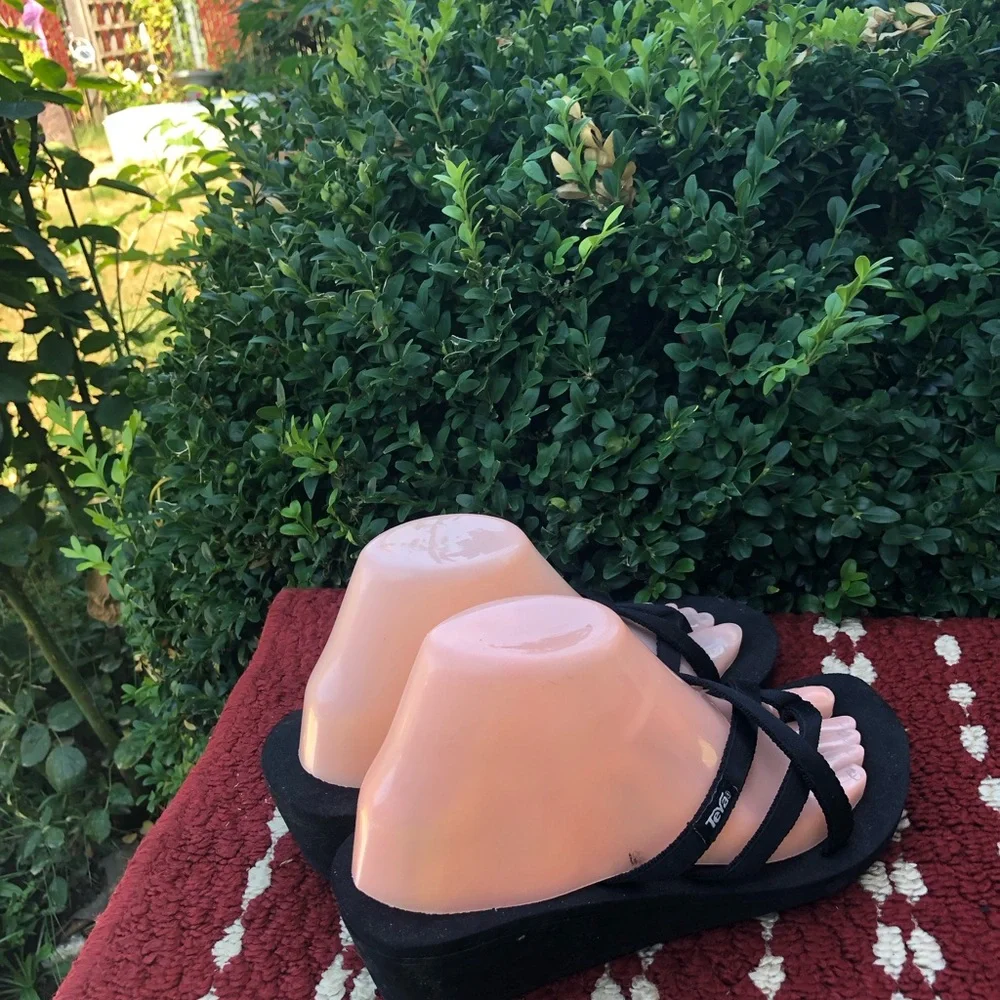 Teva Owlowaho Black Strappy Platform Sandals Size 8